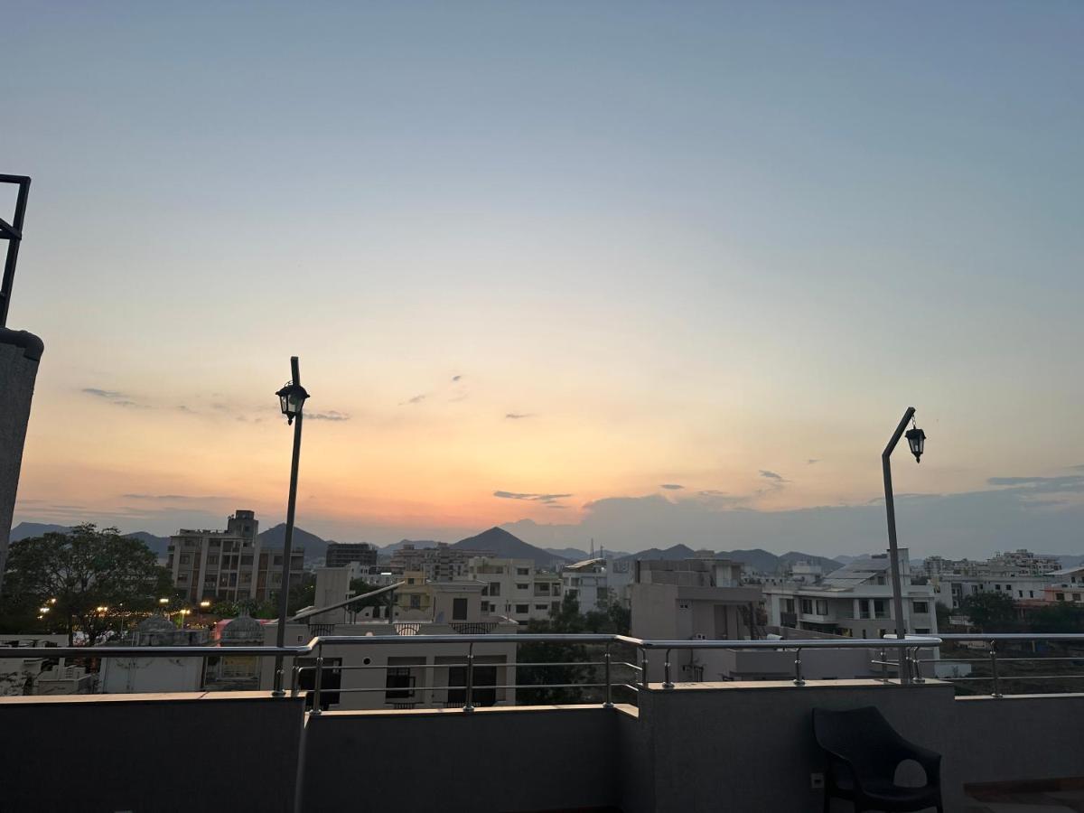 Hotel Amantran Inn Удайпур Экстерьер фото